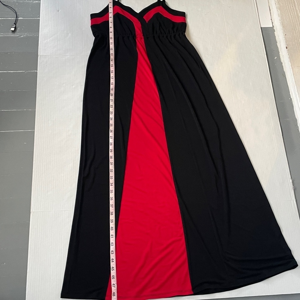 Elegant Black and Red Sleeveless Maxi Dress Medium With Red Shrug - Picture 14 of 16